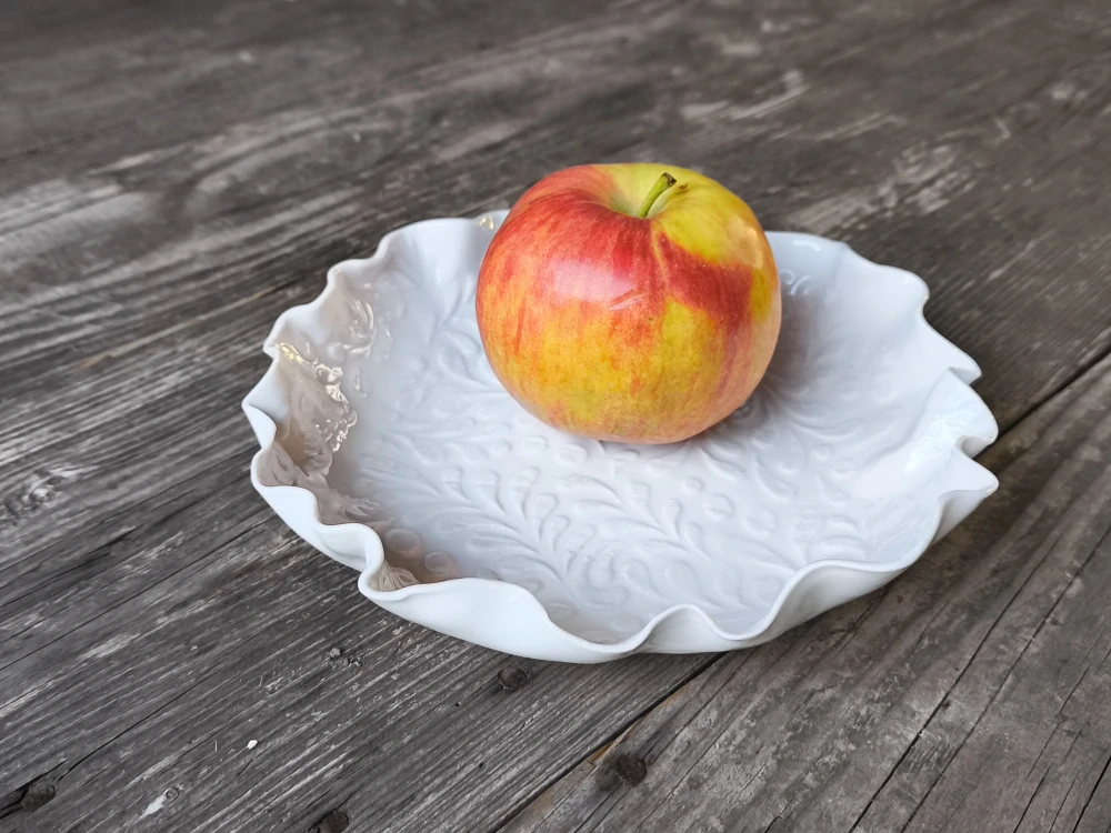 Ručne vyrábaná - Exkluzívna autorská porcelánová misa – biele zlato v jemnej reliéfnej podobe z pravého porcelánu